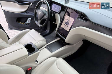 Позашляховик / Кросовер Tesla Model X 2019 в 