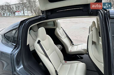Позашляховик / Кросовер Tesla Model X 2019 в 