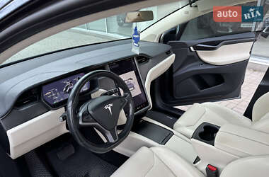 Позашляховик / Кросовер Tesla Model X 2019 в 