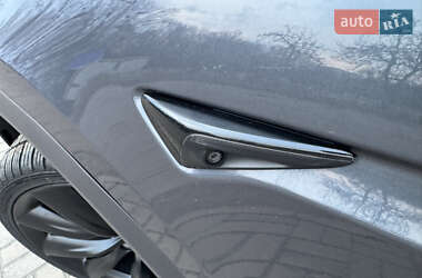 Позашляховик / Кросовер Tesla Model X 2019 в 