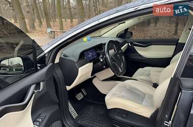 Внедорожник / Кроссовер Tesla Model X 2018 в 