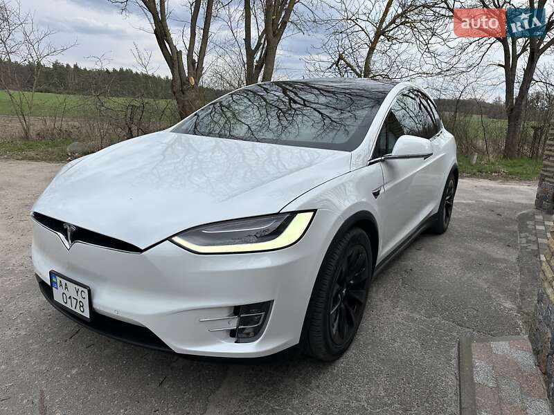 Tesla Model X 2018
