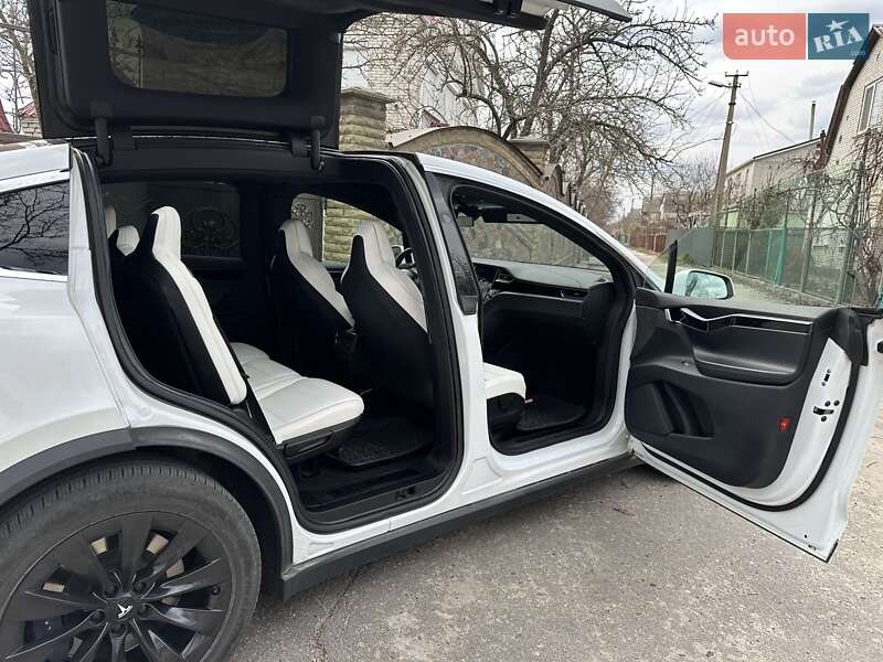 Позашляховик / Кросовер Tesla Model X 2018 в Білій Церкві