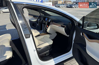 Позашляховик / Кросовер Tesla Model X 2020 в 