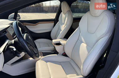 Позашляховик / Кросовер Tesla Model X 2020 в 