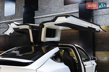 Внедорожник / Кроссовер Tesla Model X 2017 в 