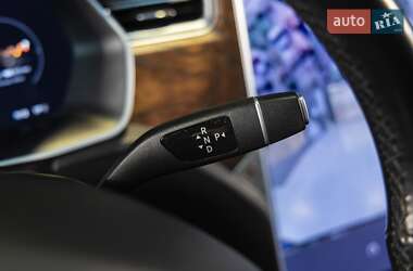 Внедорожник / Кроссовер Tesla Model X 2017 в 