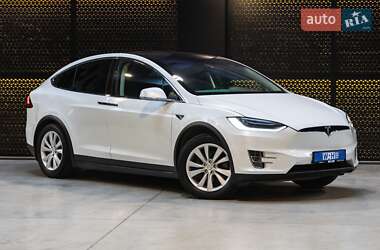 Внедорожник / Кроссовер Tesla Model X 2017 в 