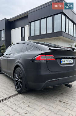 Позашляховик / Кросовер Tesla Model X 2016 в 