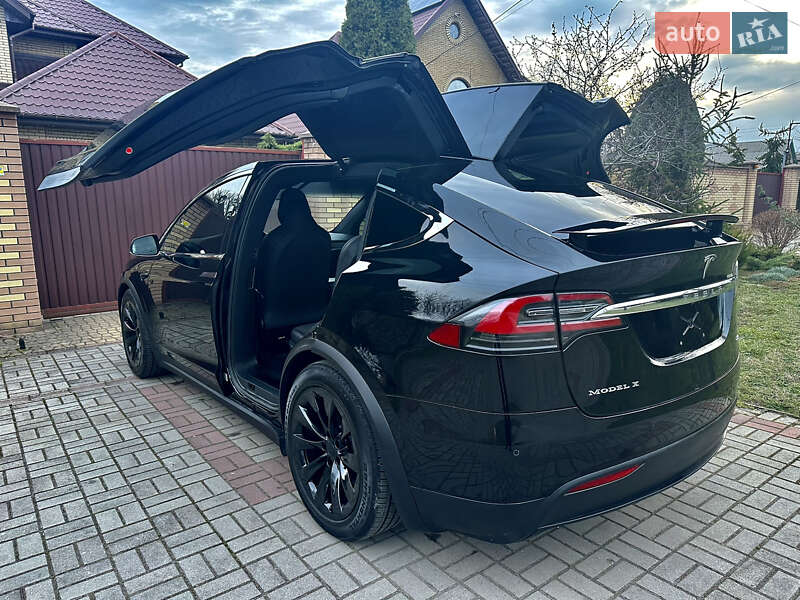 Позашляховик / Кросовер Tesla Model X 2018 в Хмельницькому