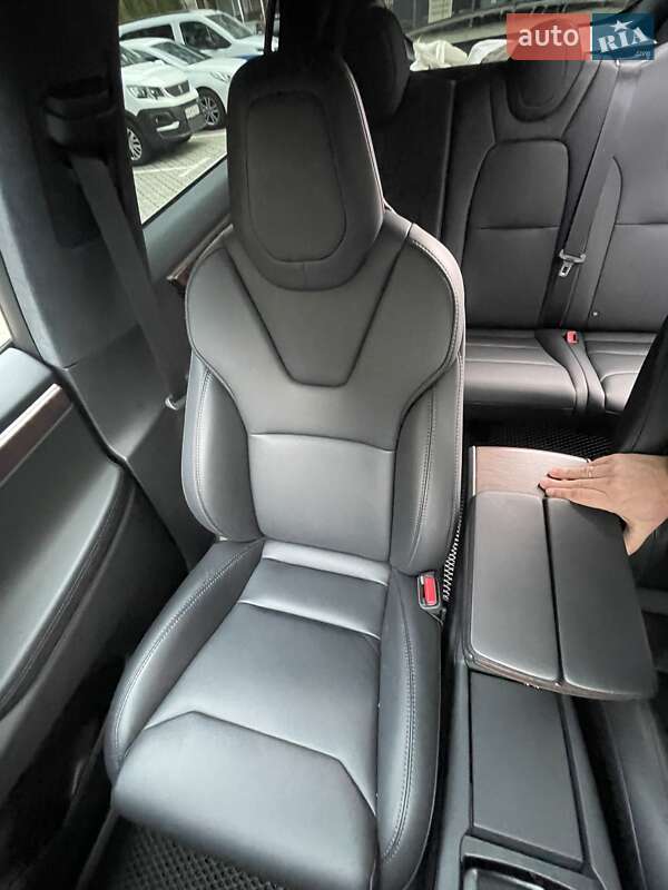 Позашляховик / Кросовер Tesla Model X 2019 в Києві фото 17 Позашляховик / Кросовер Tesla Model X 2019 в Києві