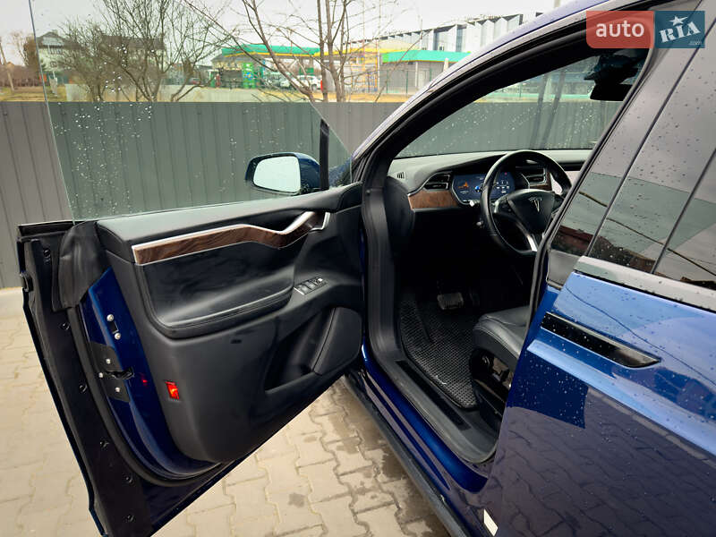 Внедорожник / Кроссовер Tesla Model X 2016 в Львове