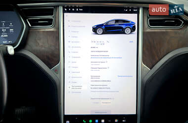 Позашляховик / Кросовер Tesla Model X 2016 в 