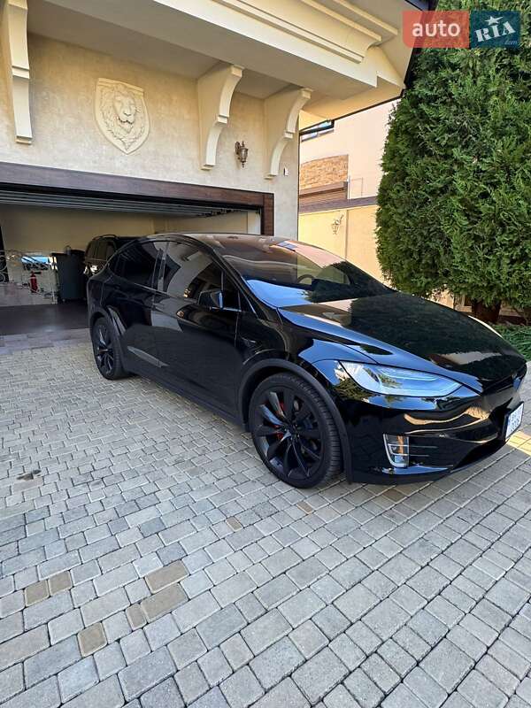 Позашляховик / Кросовер Tesla Model X 2020 в 