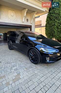 Позашляховик / Кросовер Tesla Model X 2020 в 
