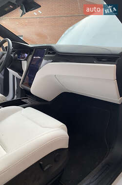 Внедорожник / Кроссовер Tesla Model X 2019 в 