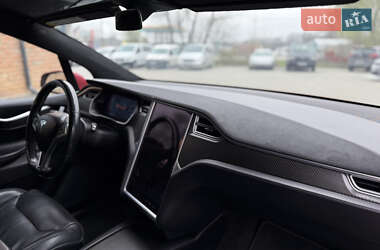 Позашляховик / Кросовер Tesla Model X 2016 в 