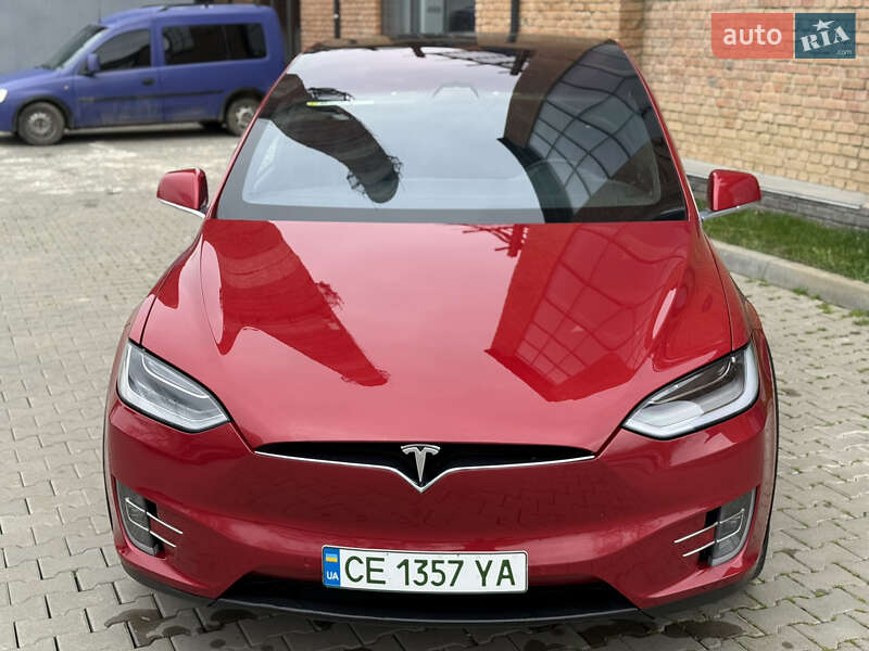 Позашляховик / Кросовер Tesla Model X 2016 в Чернівцях