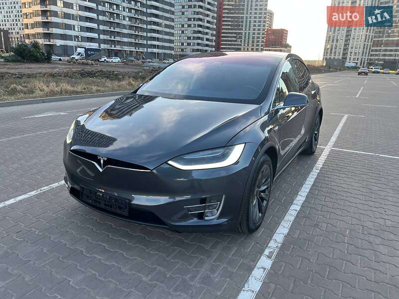 Внедорожник / Кроссовер Tesla Model X 2018 в Киеве