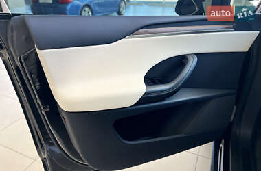 Позашляховик / Кросовер Tesla Model X 2022 в 