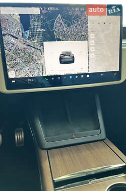 Позашляховик / Кросовер Tesla Model X 2022 в 