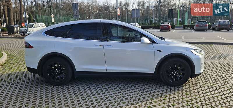 Позашляховик / Кросовер Tesla Model X 2017 в Харкові