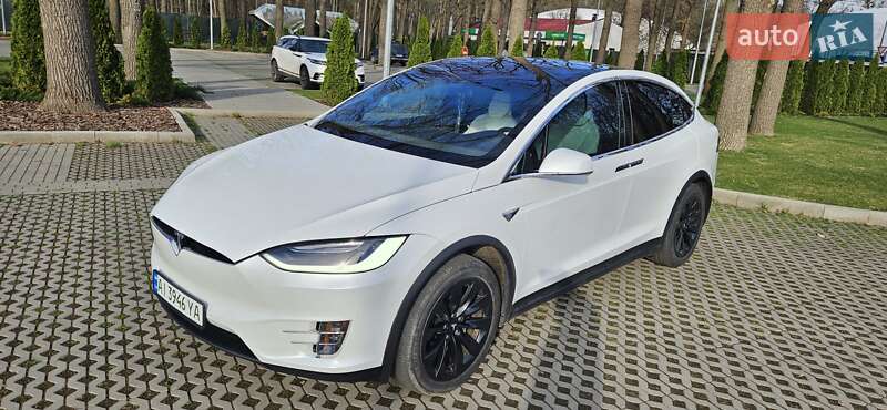 Позашляховик / Кросовер Tesla Model X 2017 в Харкові