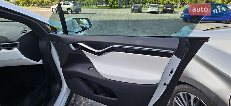 Позашляховик / Кросовер Tesla Model X 2017 в Харкові