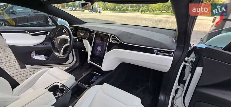 Позашляховик / Кросовер Tesla Model X 2017 в Харкові