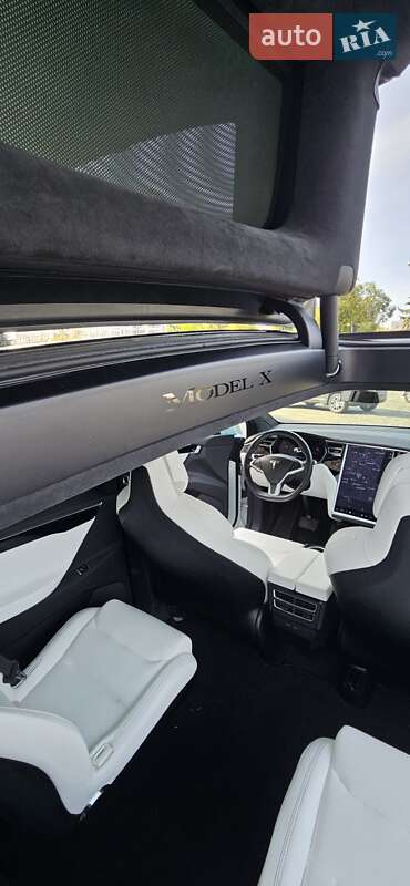 Позашляховик / Кросовер Tesla Model X 2017 в Харкові