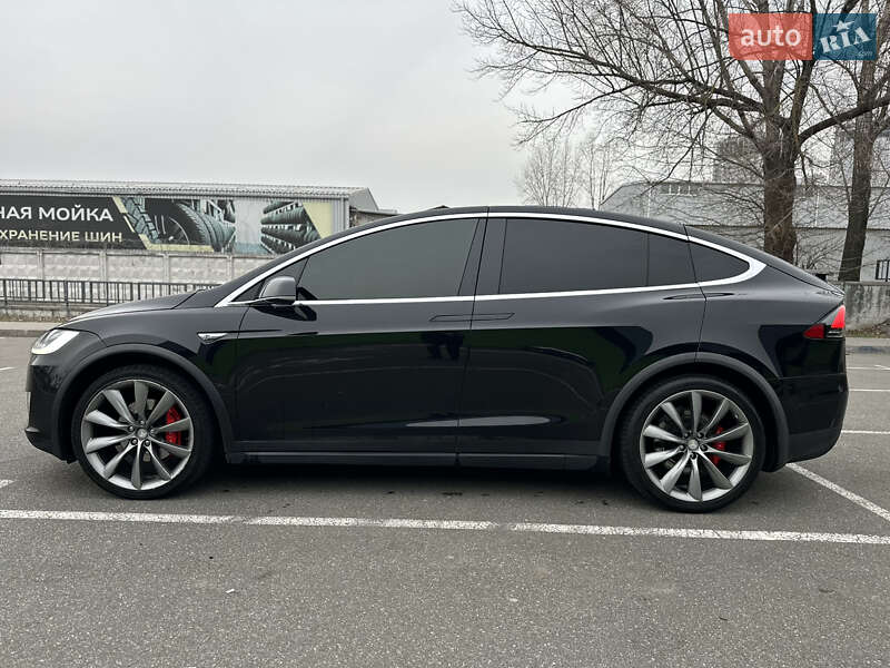 Позашляховик / Кросовер Tesla Model X 2015 в Києві