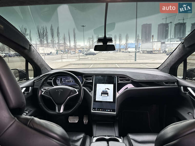 Позашляховик / Кросовер Tesla Model X 2015 в Києві