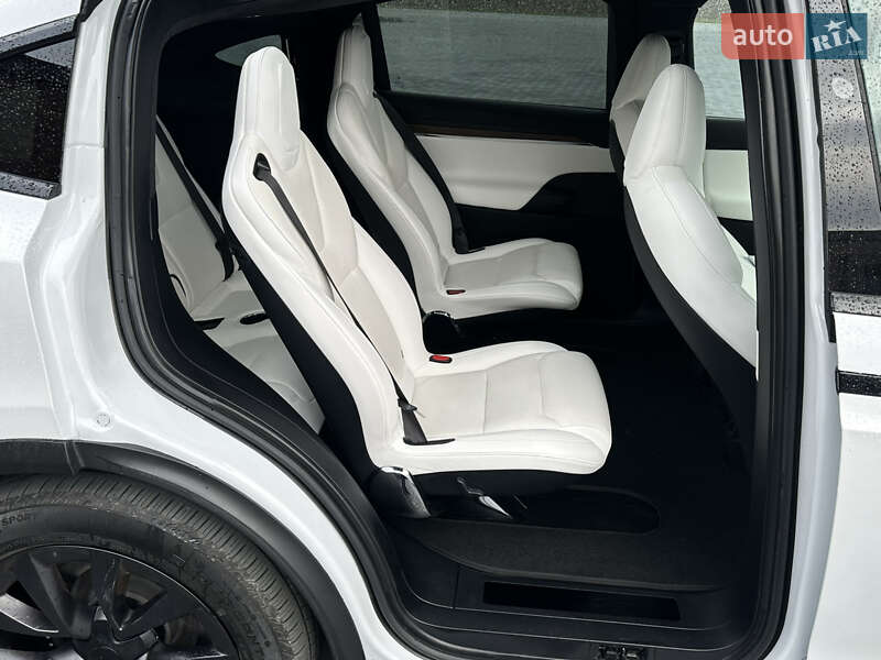 Внедорожник / Кроссовер Tesla Model X 2022 в Черновцах
