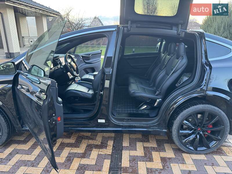 Позашляховик / Кросовер Tesla Model X 2017 в Києві