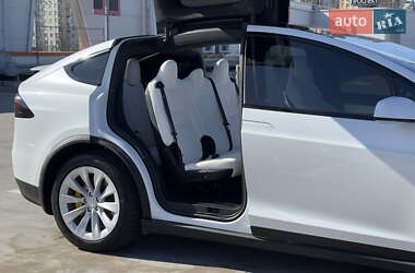 Внедорожник / Кроссовер Tesla Model X 2019 в 