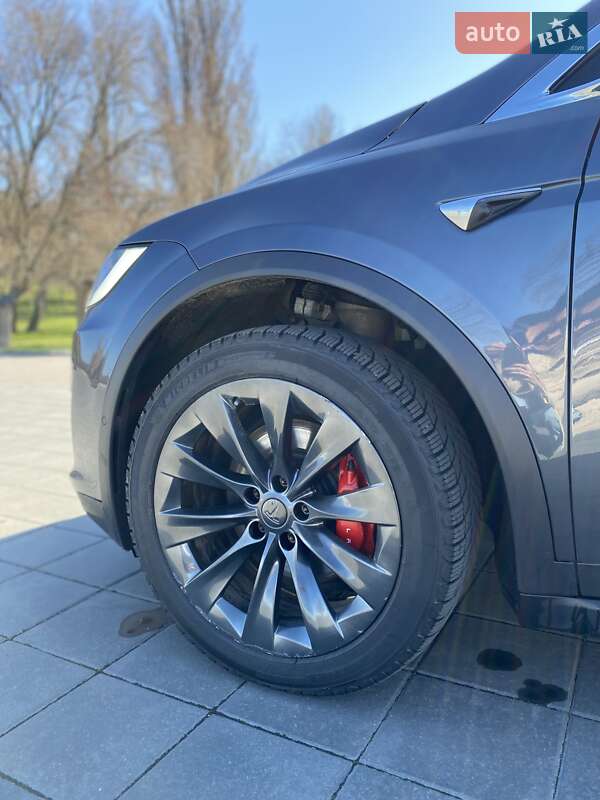Внедорожник / Кроссовер Tesla Model X 2018 в Кременчуге фото 10 Внедорожник / Кроссовер Tesla Model X 2018 в Кременчуге