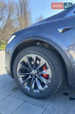 Внедорожник / Кроссовер Tesla Model X 2018 в 