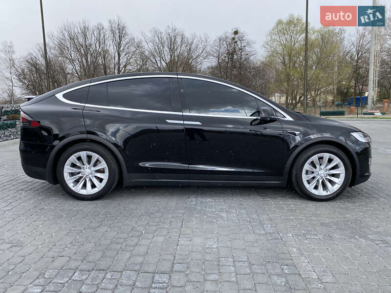 Позашляховик / Кросовер Tesla Model X 2017 в Києві