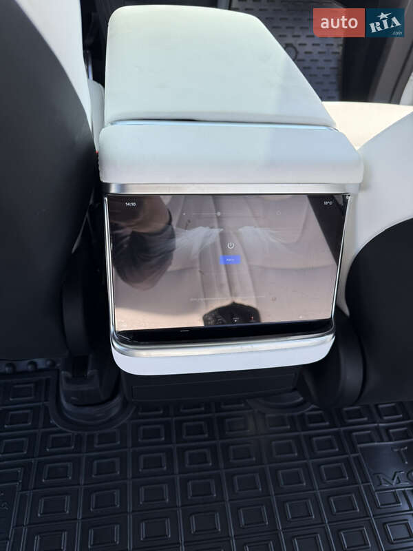 Внедорожник / Кроссовер Tesla Model X 2023 в Днепре