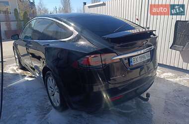 Внедорожник / Кроссовер Tesla Model X 2017 в 