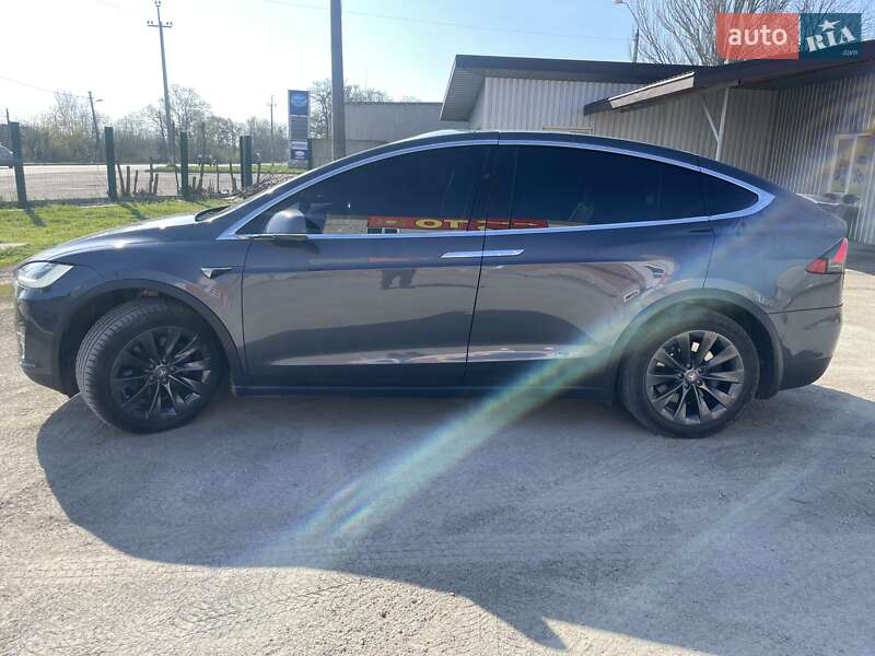 Позашляховик / Кросовер Tesla Model X 2016 в Дніпрі