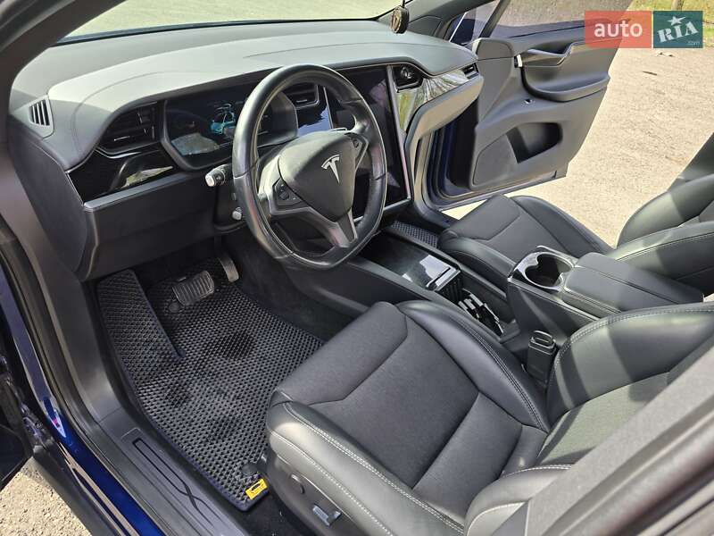 Позашляховик / Кросовер Tesla Model X 2018 в Калуші