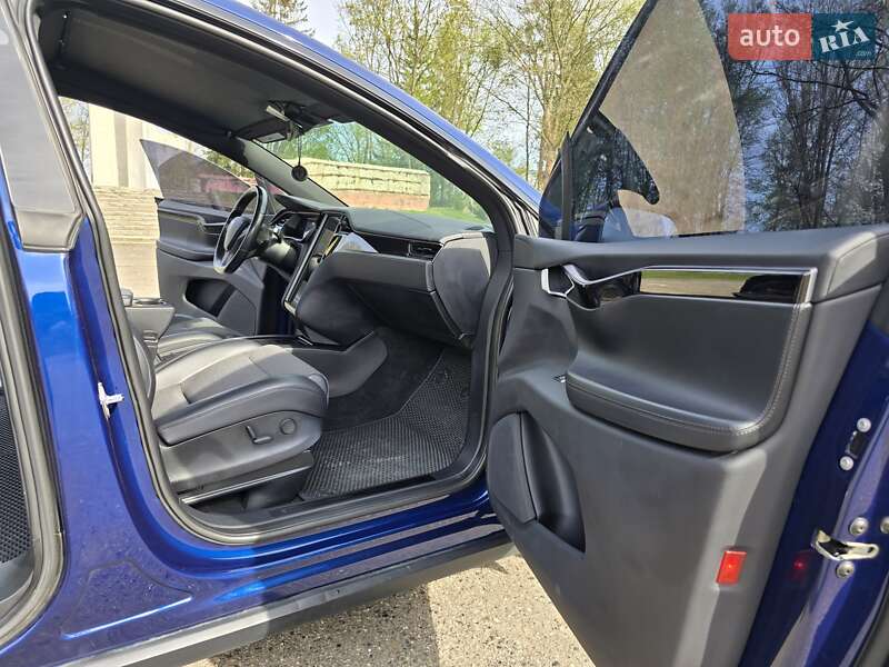 Позашляховик / Кросовер Tesla Model X 2018 в Калуші