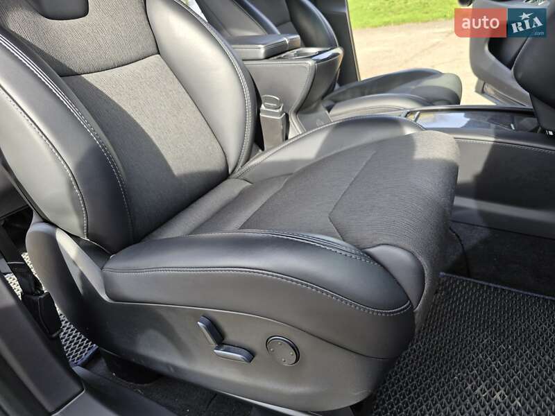 Позашляховик / Кросовер Tesla Model X 2018 в Калуші