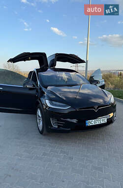 Позашляховик / Кросовер Tesla Model X 2019 в 
