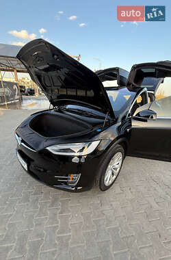 Позашляховик / Кросовер Tesla Model X 2019 в 