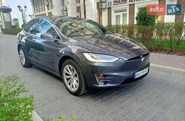 Внедорожник / Кроссовер Tesla Model X 2017 в 