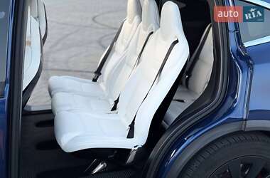 Позашляховик / Кросовер Tesla Model X 2017 в 