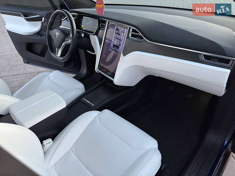 Позашляховик / Кросовер Tesla Model X 2017 в Черкасах
