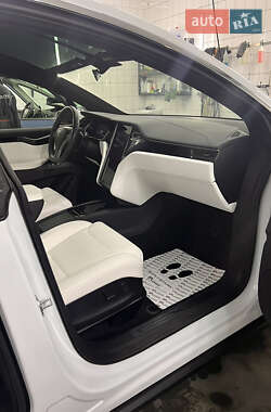 Позашляховик / Кросовер Tesla Model X 2019 в 